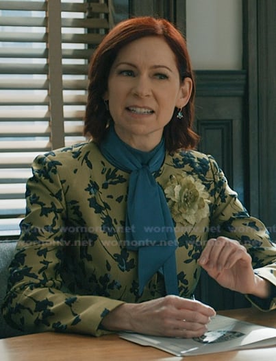 Elsbeth’s green floral print blazer on Elsbeth