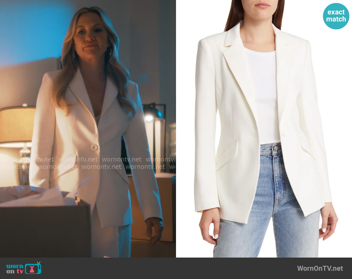 Favorite Daughter The Favorite Blazer in Ivory worn by Isla Gordon (Kate Hudson) on Running Point