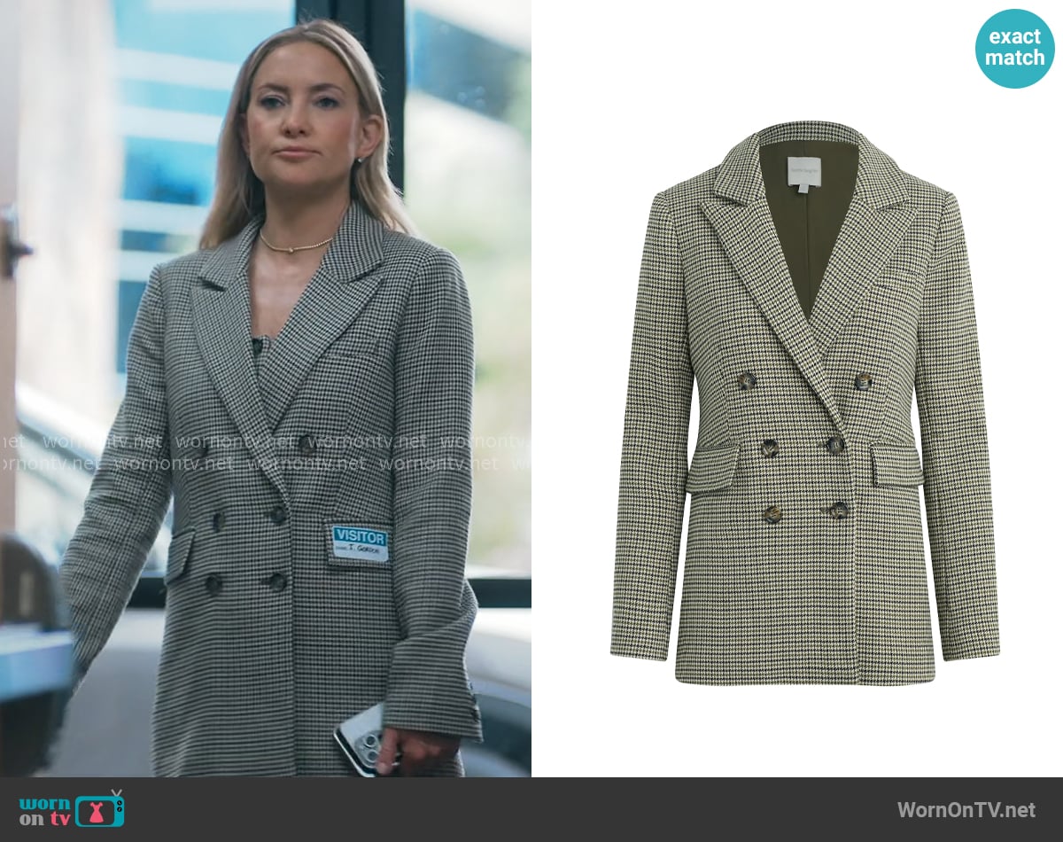 Favorite Daughter The Phoebe Blazer in Chesire Houndstooth worn by Isla Gordon (Kate Hudson) on Running Point