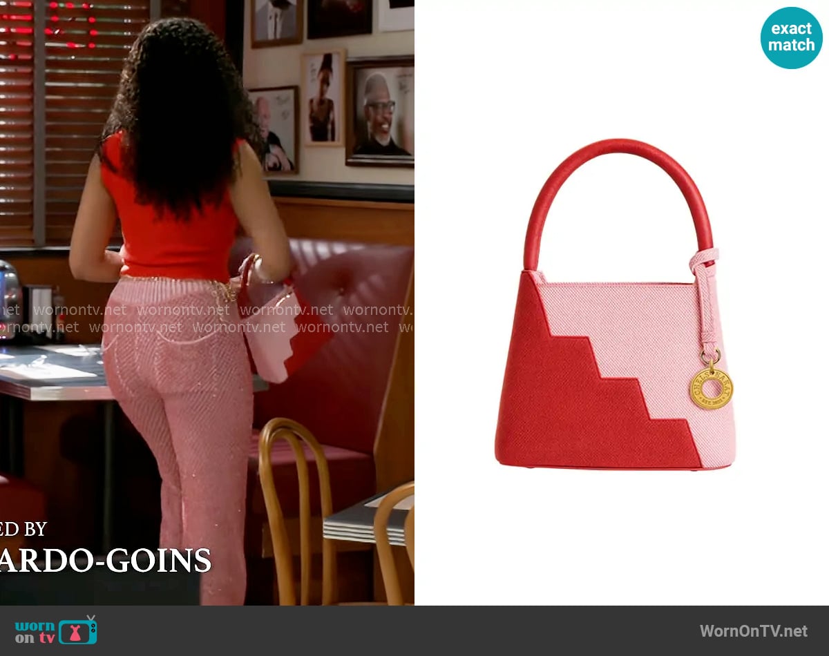 F&W Style ChelseaKat Dream Bag worn by Chelsea Hamilton (RhonniRose Mantilla) on Beyond the Gates