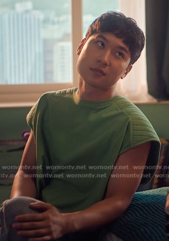 Jin’s green ribbed shoulder shirt on XO Kitty