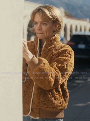 Lindsay’s mustard sherpa jacket on Beef