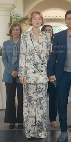 Lindsay’s white floral print blazer and pant suit on Beef