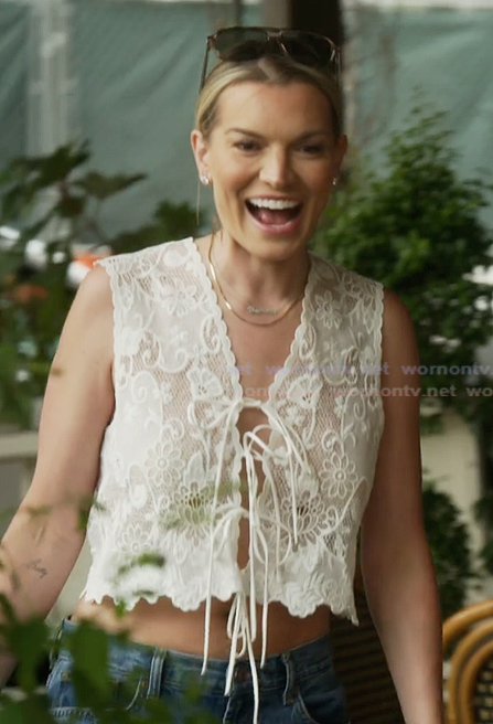 Lindsay’s white lace top on Summer House