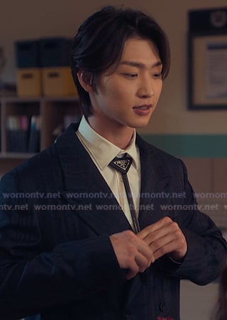 Min Ho’s black leather bolo tie on XO Kitty