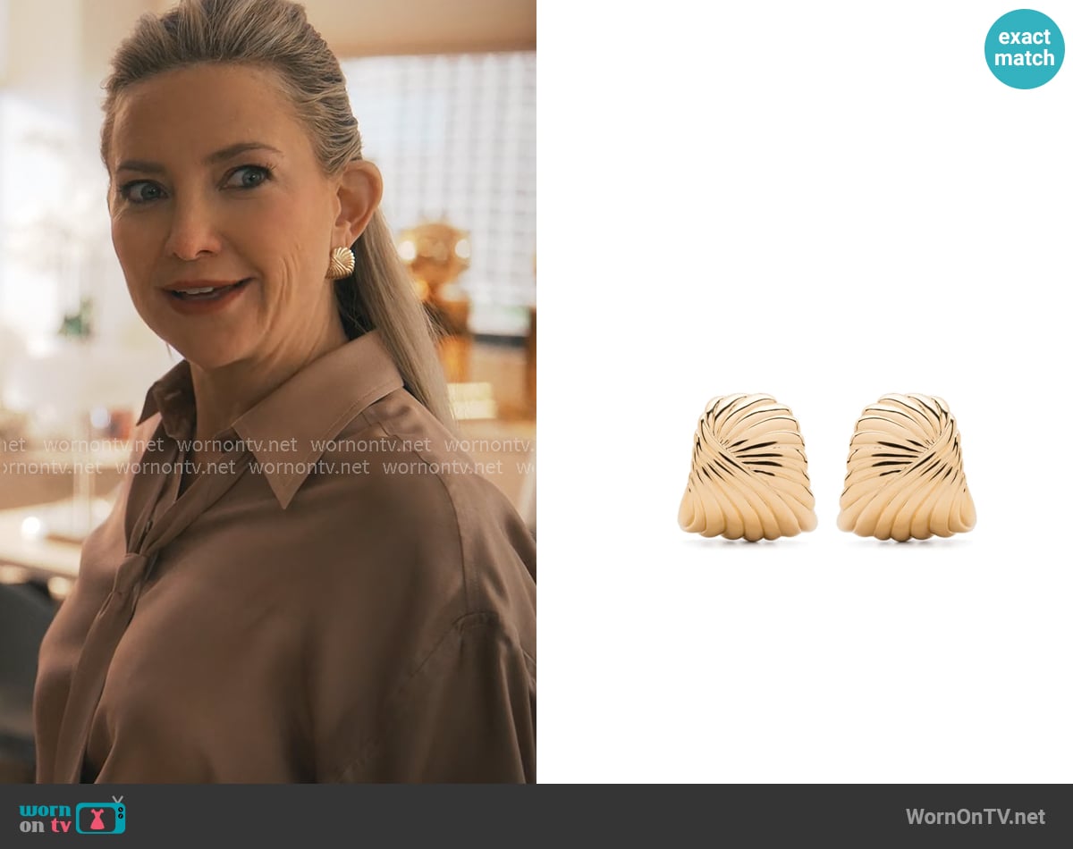 Missoma Ripple Oversized Stud Earrings worn by Isla Gordon (Kate Hudson) on Running Point