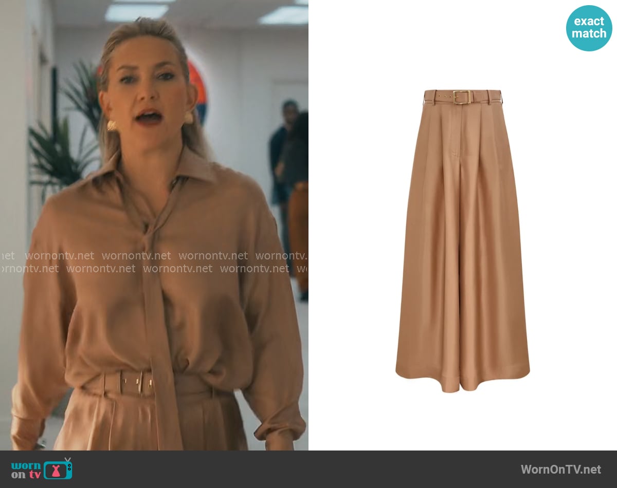 Zimmermann Pleated Belted Trousers in Biscuit worn by Isla Gordon (Kate Hudson) on Running Point