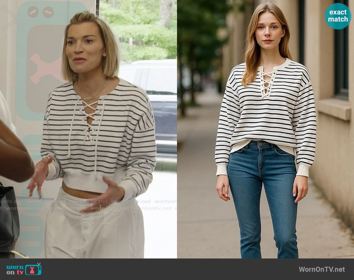 Abercrombie & Fitch Large Blue Striped Sweatshirt worn by Lindsay Hubbard on Summer House