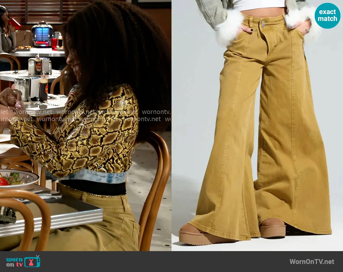 Akira Give It To Me Low Rise Denim Pant worn by Eva Thomas (Ambyr Michelle) on Beyond the Gates