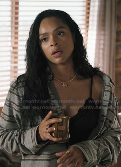 Andrea’s gray striped shirt on Marshals