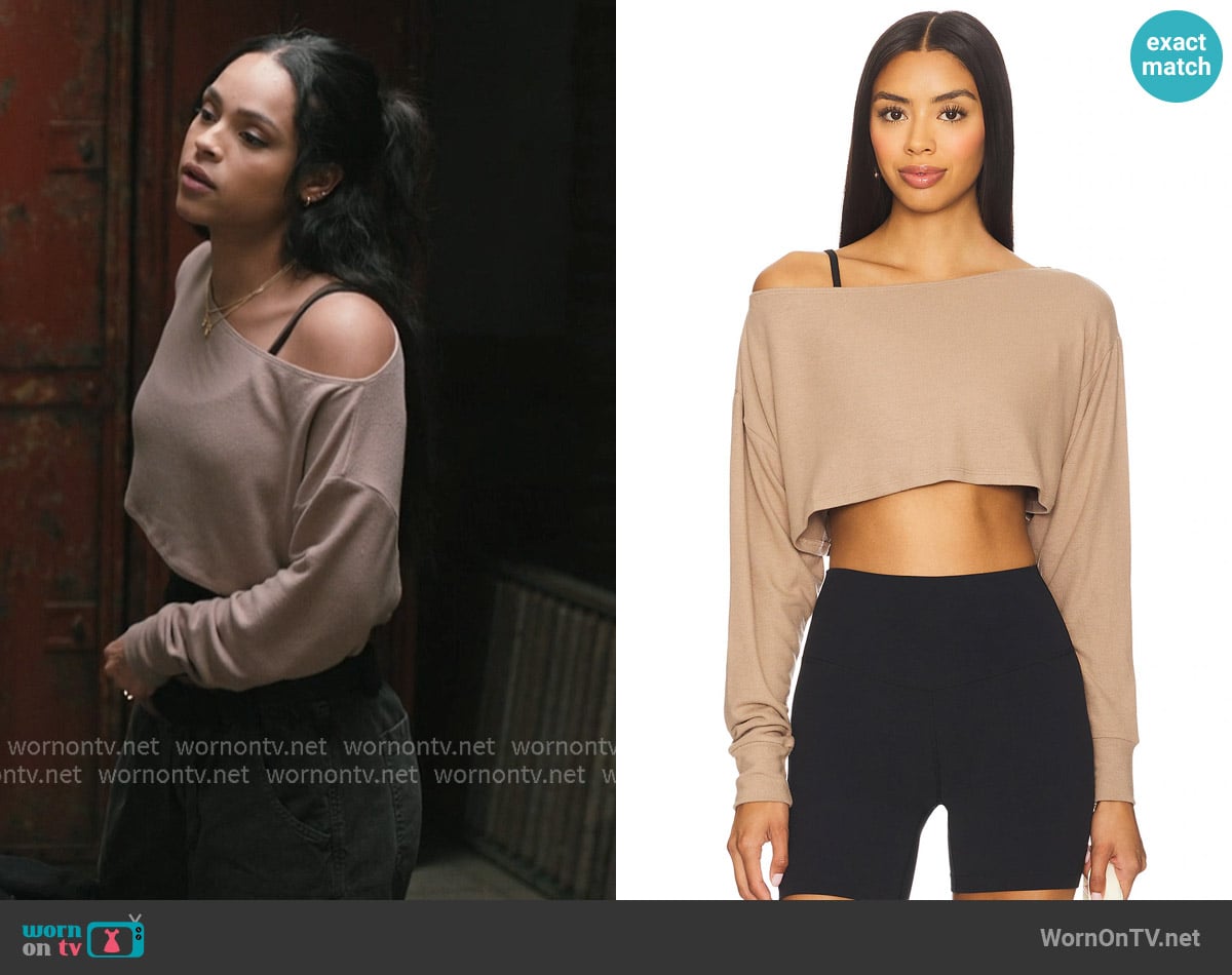 Beyond Yoga Duet 2-way Convertible Shrug worn by Andrea Cruz (Ash Santos) on Marshals