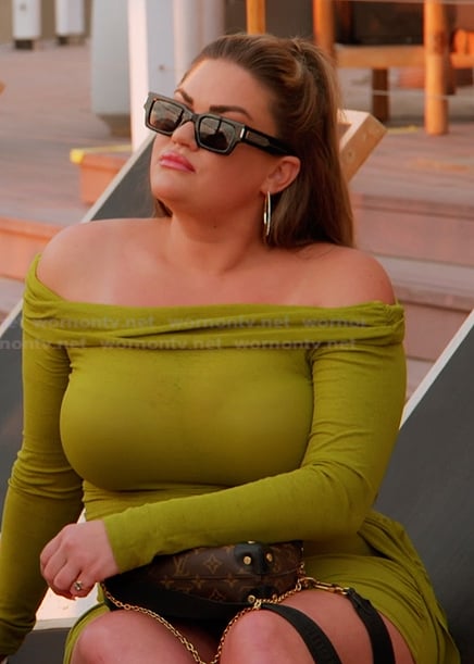 Brittany’s black rectangle sunglasses on The Valley