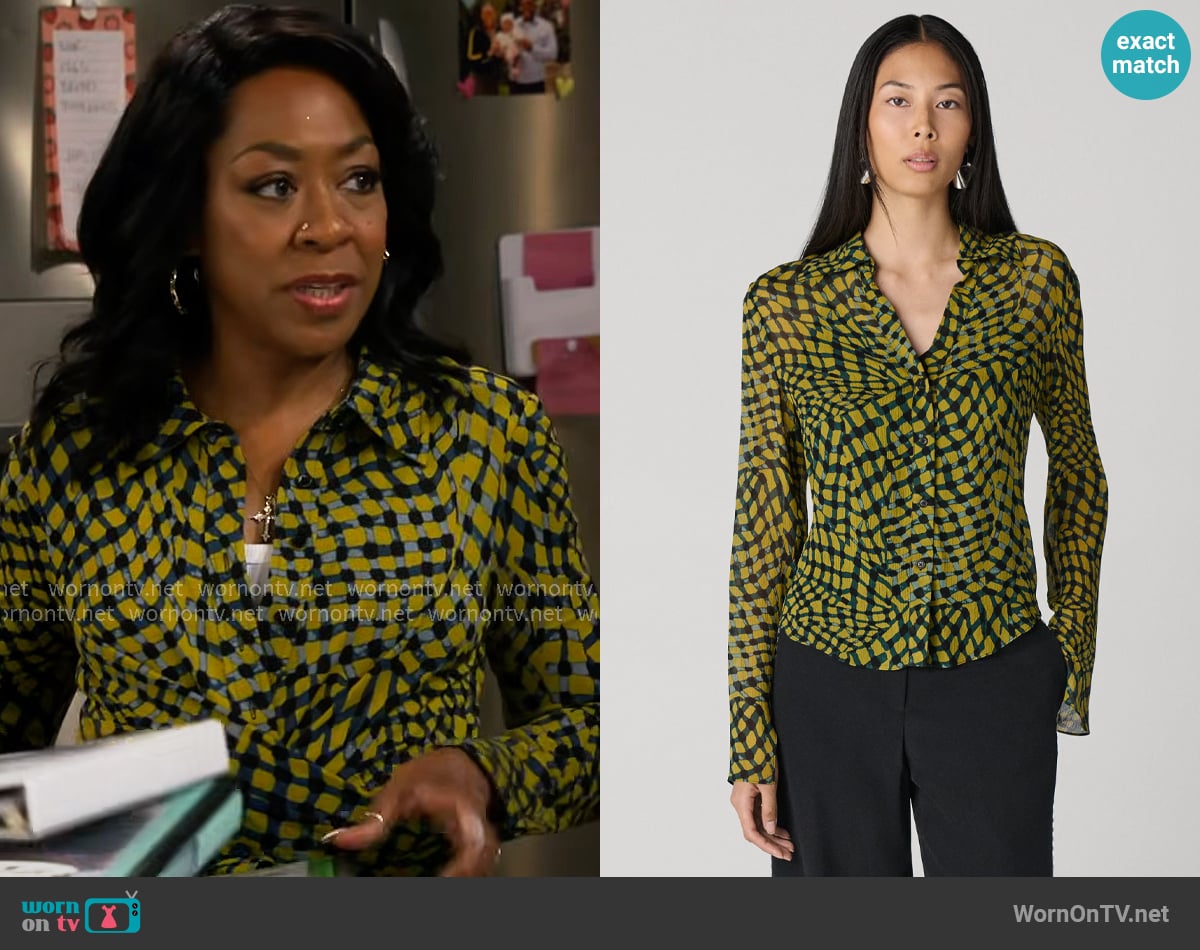 Diane von Furstenberg Felicity Top in Mini Floating Plaid Ecru worn by Tina Butler (Tichina Arnold) on The Neighborhood