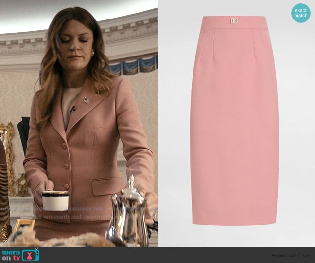 Dolce and Gabbana DG virgin wool pencil skirt worn by Ashley Barrett (Colby Minifie) on The Boys