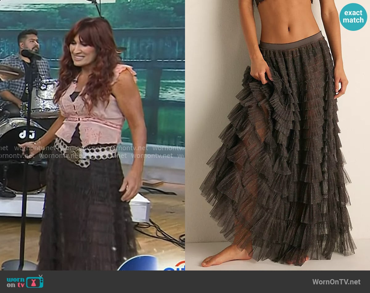 Jo Dee Messina’s brown tiered skirt on Today