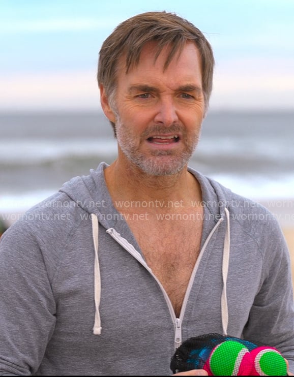 Jack’s grey hoodie on The Four Seasons