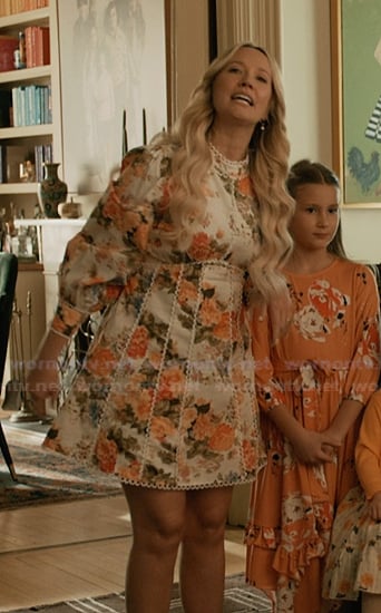 Juliet’s floral print dress on Elsbeth