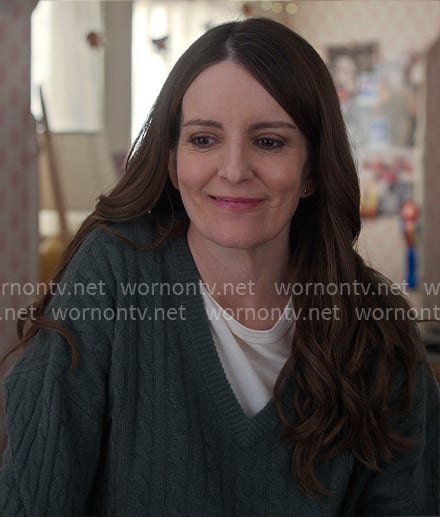 Kate’s green cable-knit v-neck sweater on The Four Seasons