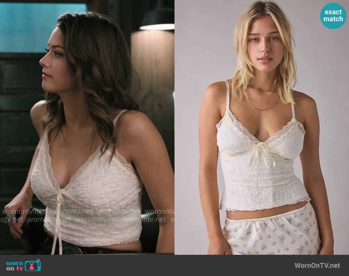 Kimchi Blue Clover Lace + Ribbon Trim Cropped Cami worn by Maddie (Morgan Lindholm) on Marshals