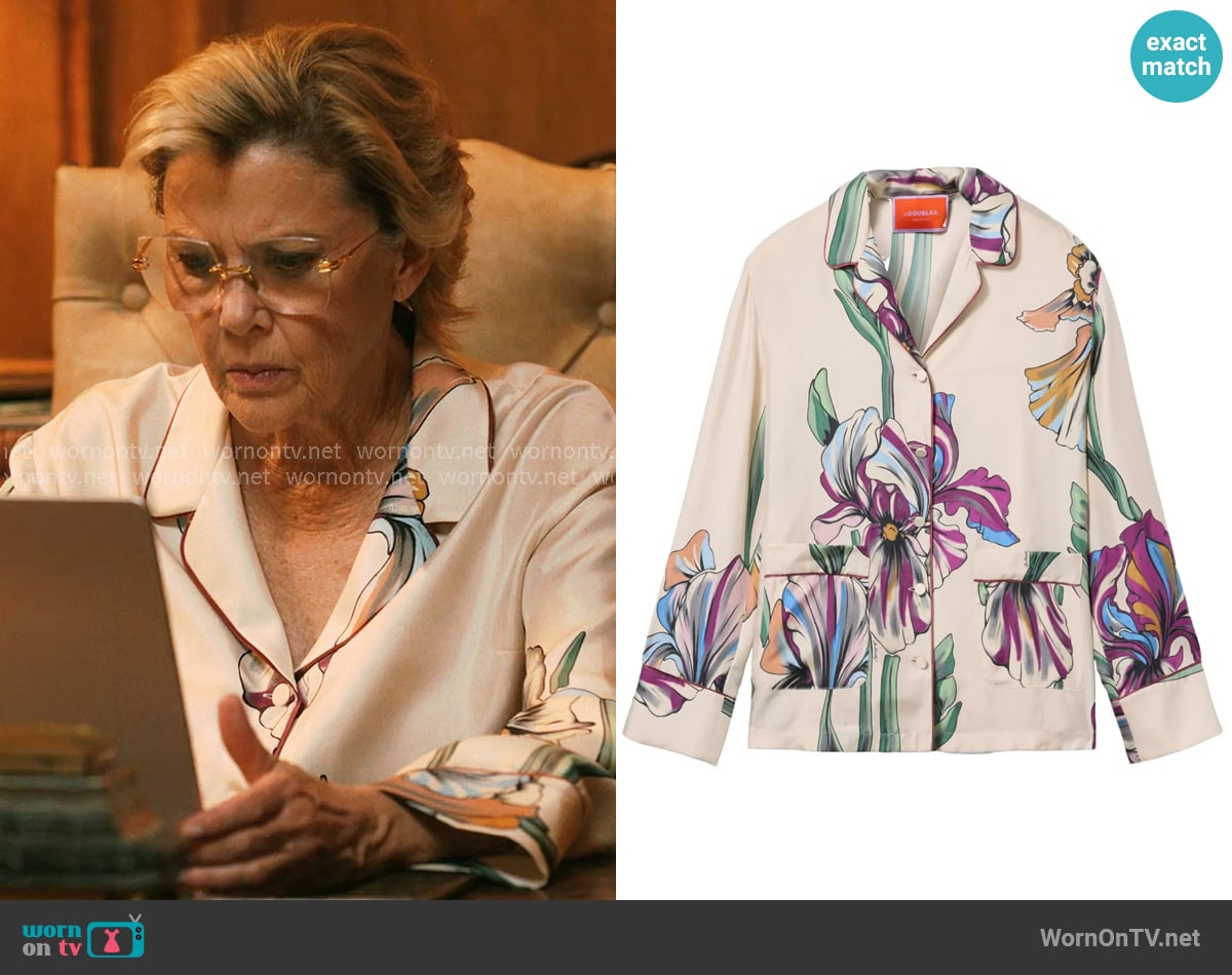 La DoubleJ Pyjama Shirt in Iris Ivory worn by Beulah Jackson (Annette Bening) on Dutton Ranch