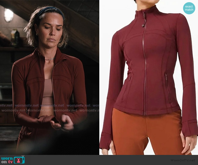 Lululemon Define Jacket in Red Merlot worn by Belle Skinner (Arielle Kebbel) on Marshals