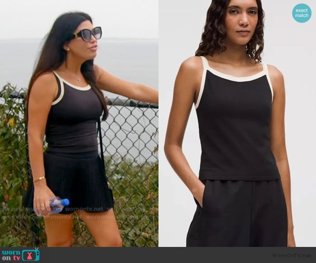 Lululemon Organic Cotton High-Neck Ringer Tank Top worn by Jo-Ellen Tiberi on The Real Housewives of Rhode Island