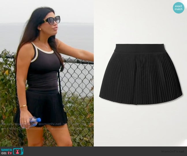 Lululemon Varsity high-rise pleated Swift worn by Jo-Ellen Tiberi on The Real Housewives of Rhode Island