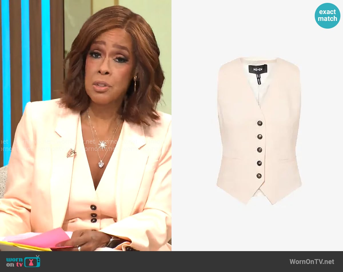Me + Em V-neck Sleeveless Woven Vest in Peach Sorbet worn by Gayle King on CBS Mornings