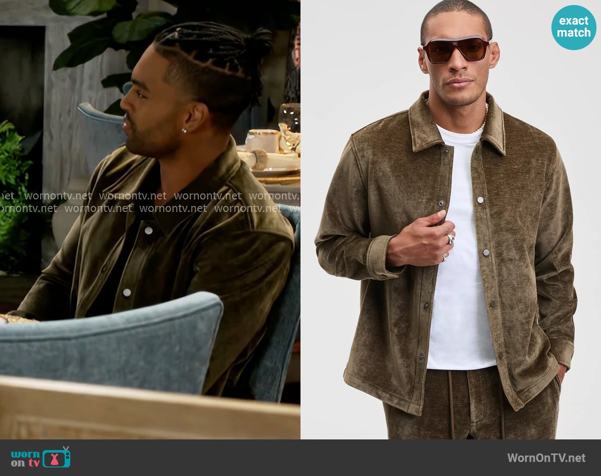 Mode of One Relaxed Fit Snap Front Soft Overshirt worn by Izaiah Hawthorne (David Lami Friebe) on Beyond the Gates