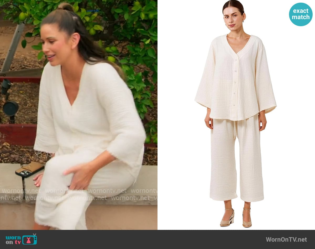 Nothing Fits But Muslin Gauze Nursing Set worn by Nia Booko on The Valley