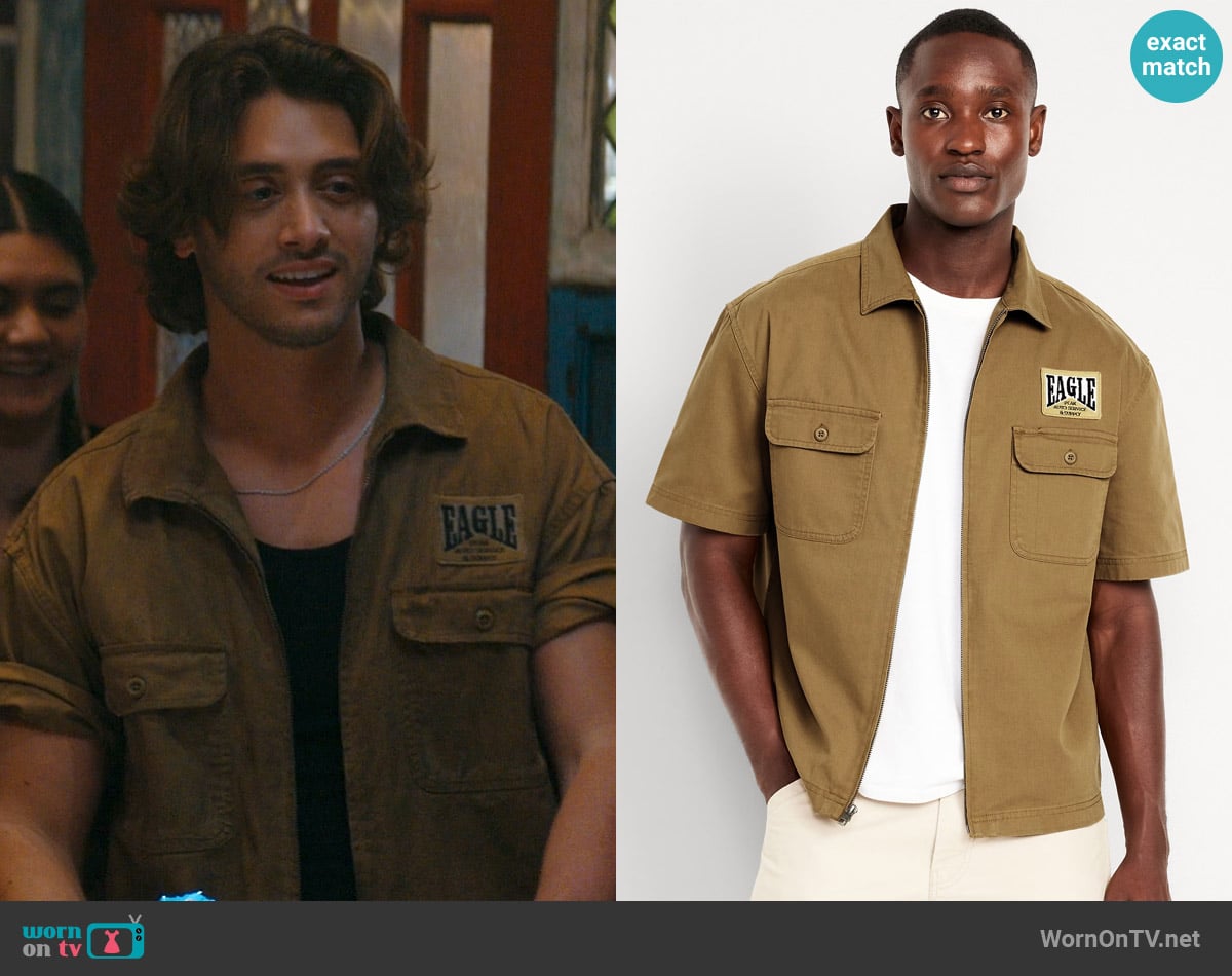 Old Navy Short-Sleeve Moto Zip Shirt worn by John Logan (Antonio Cipriano) on Off Campus