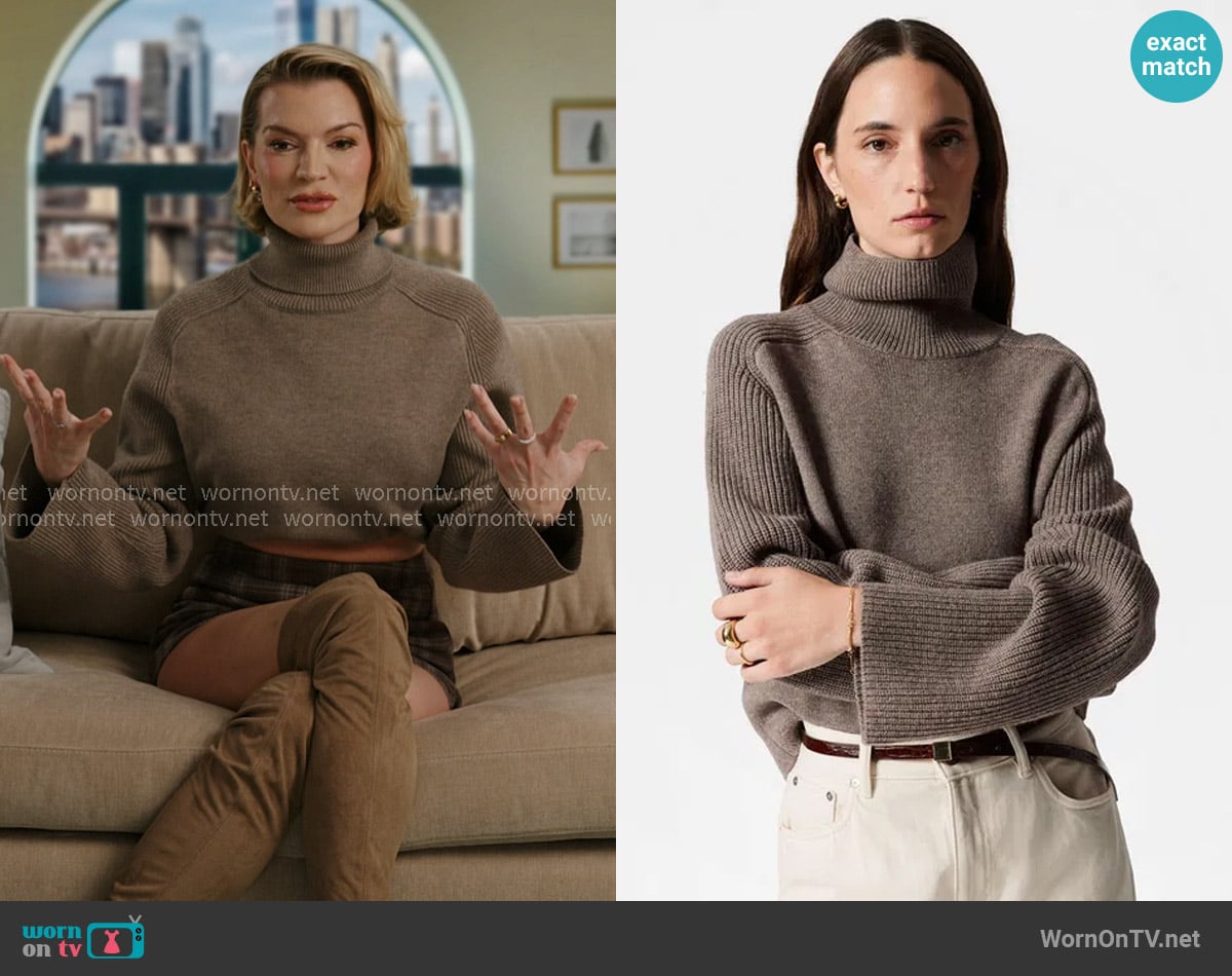 & Other Stories Boxy Turtleneck Jumper in Brown worn by Lindsay Hubbard on In The City