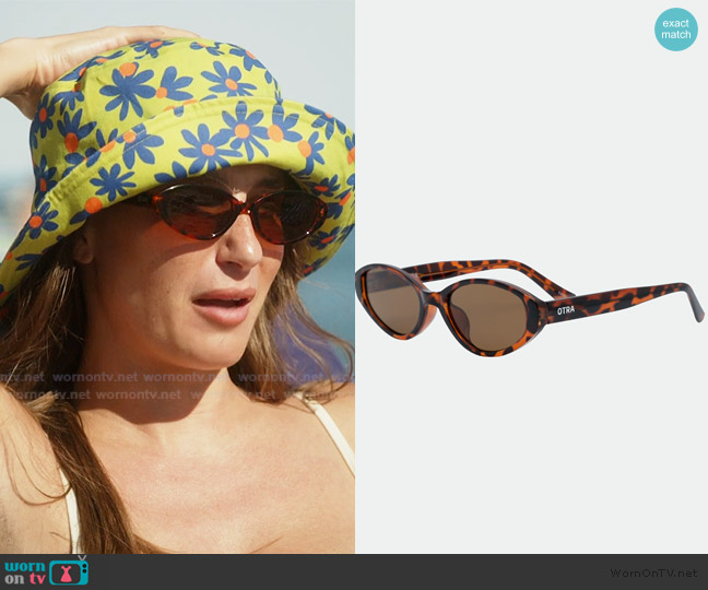 Otra Eyewear Ivy Tortoiseshell worn by Amanda Batula on Summer House