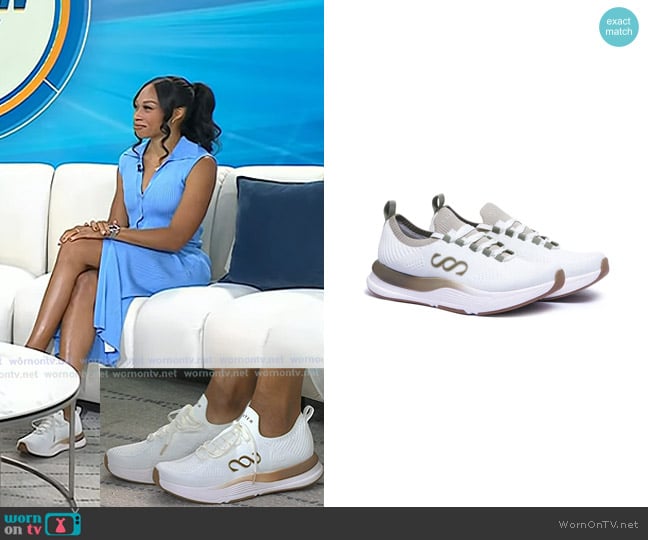 Saysh The Evelyn Runner Sheos in Big Sur worn by llyson Felix on Today