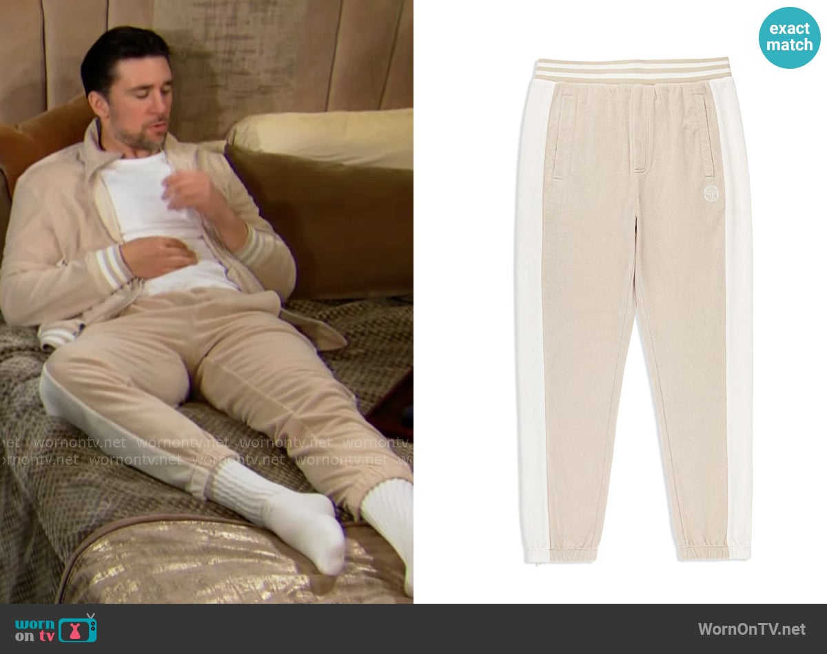 Sergio Tacchini Vitus Pants in Fog worn by Cane Ashby (Billy Flynn) on The Young and the Restless