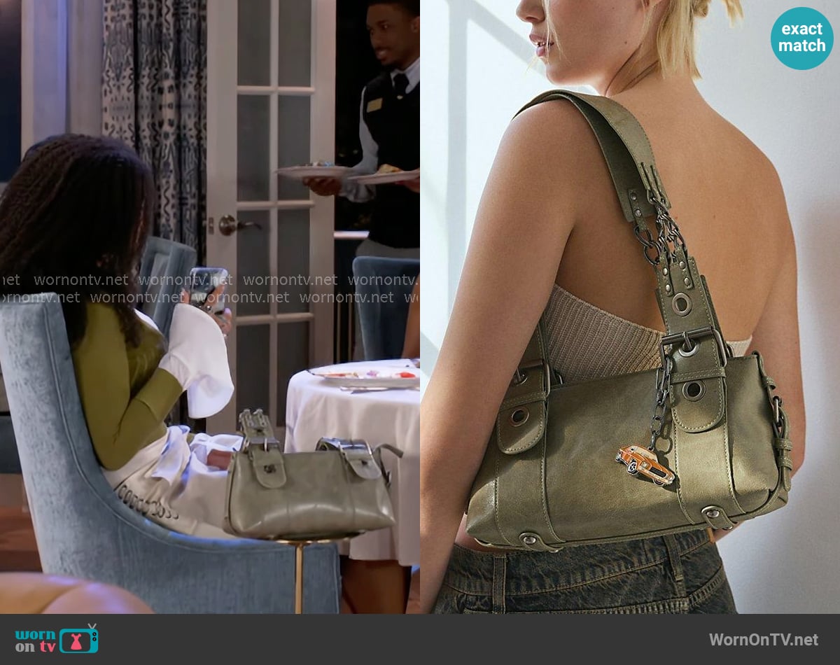 Silence + Noise at Urban Outfitters Chain Strap Shoulder Bag worn by Eva Thomas (Ambyr Michelle) on Beyond the Gates