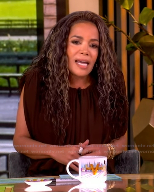 Sunny’s brown gathered top and skirt on The View