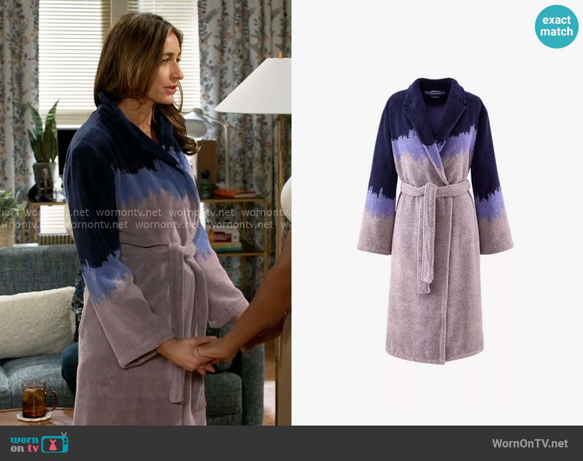 Yves Delorme Brume Cotton Bathrobe worn by Ashley Morgan (Jen Jacob) on Beyond the Gates