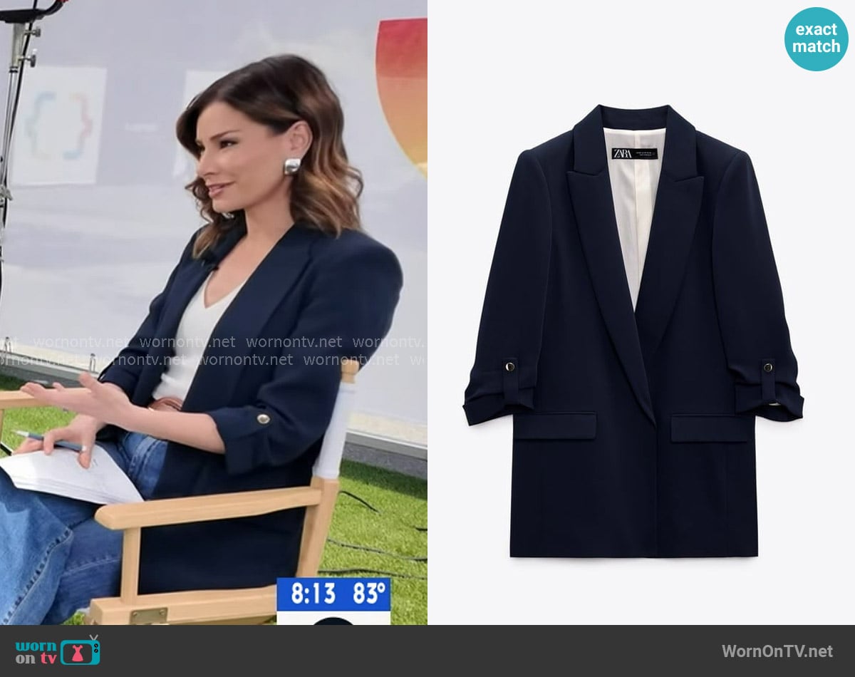Zara Blazer with Rolled-Up Sleeves in Navy Blue worn by Rebecca Jarvis on Good Morning America
