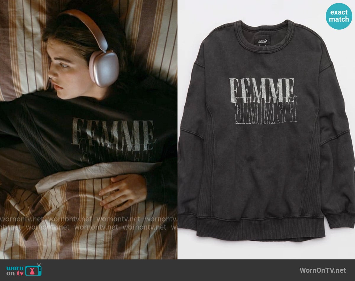 Aerie Tres Chic Sweatshirt worn by Hannah Wells (Ella Bright) on Off Campus
