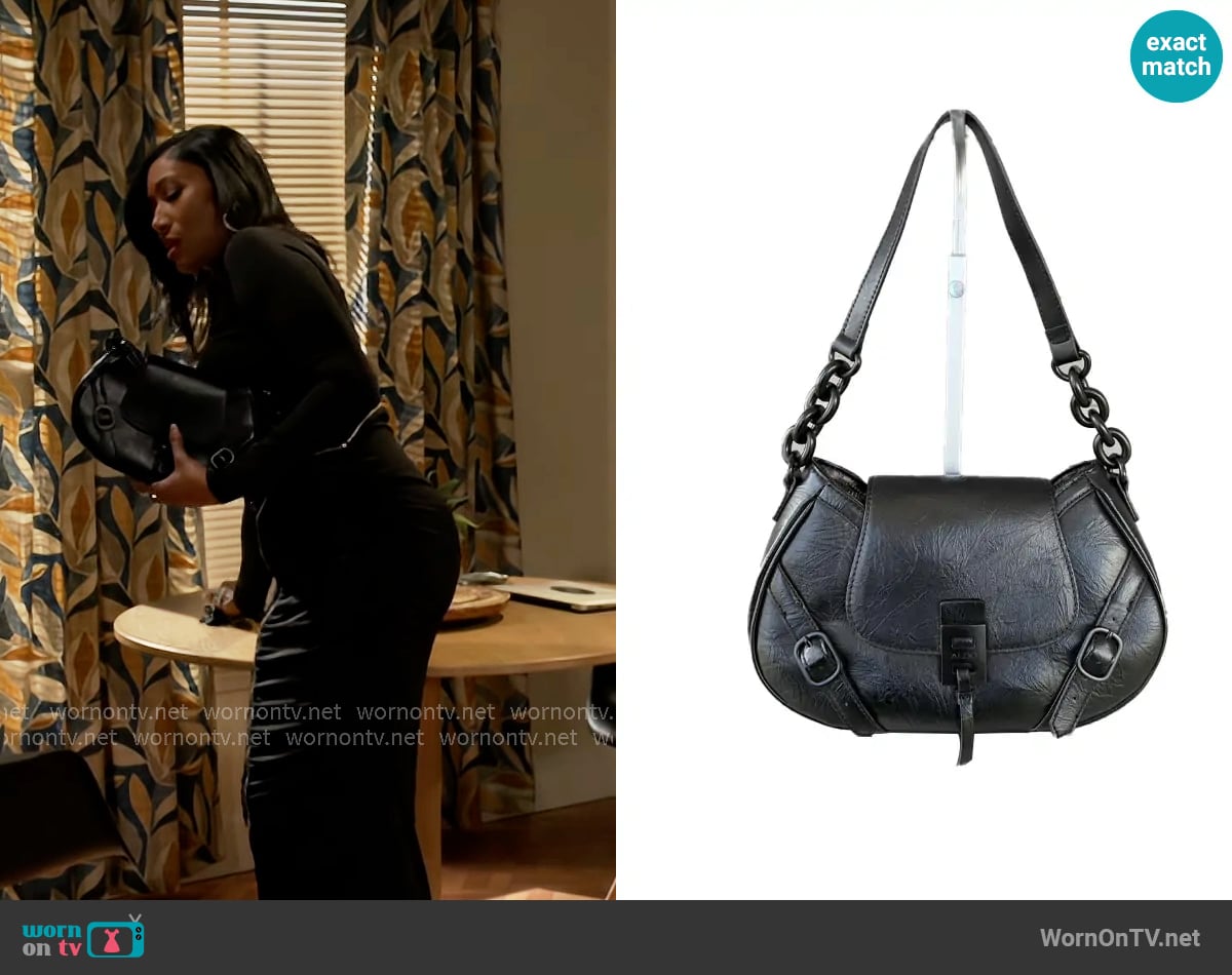 Aldo Shoulder Bag worn by Dana 'Leslie' Thomas (Trisha Mann-Grant) on Beyond the Gates