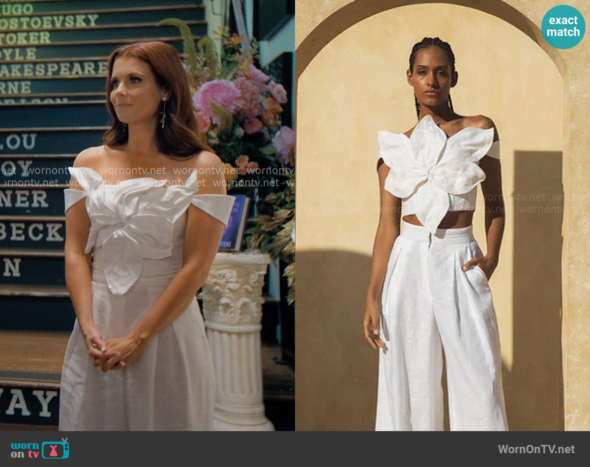 Andres Otalora Loto Top worn by Maddie Townsend (JoAnna Garcia Swisher) on Sweet Magnolias