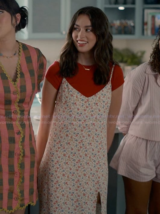 Annie’s floral print dress on Sweet Magnolias
