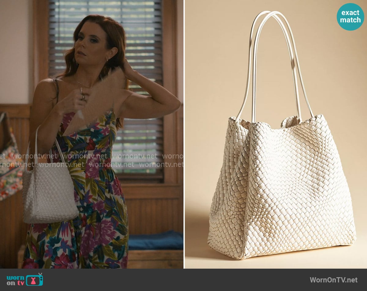 Anthropologie The Hollace Tote: Woven Edition worn by Maddie Townsend (JoAnna Garcia Swisher) on Sweet Magnolias