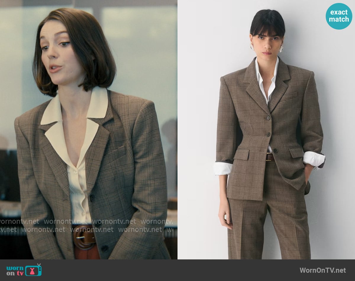 Aritzia Standout Blazer worn by AJ Pascarelli (Ella Hunt) on Not Suitable For Work