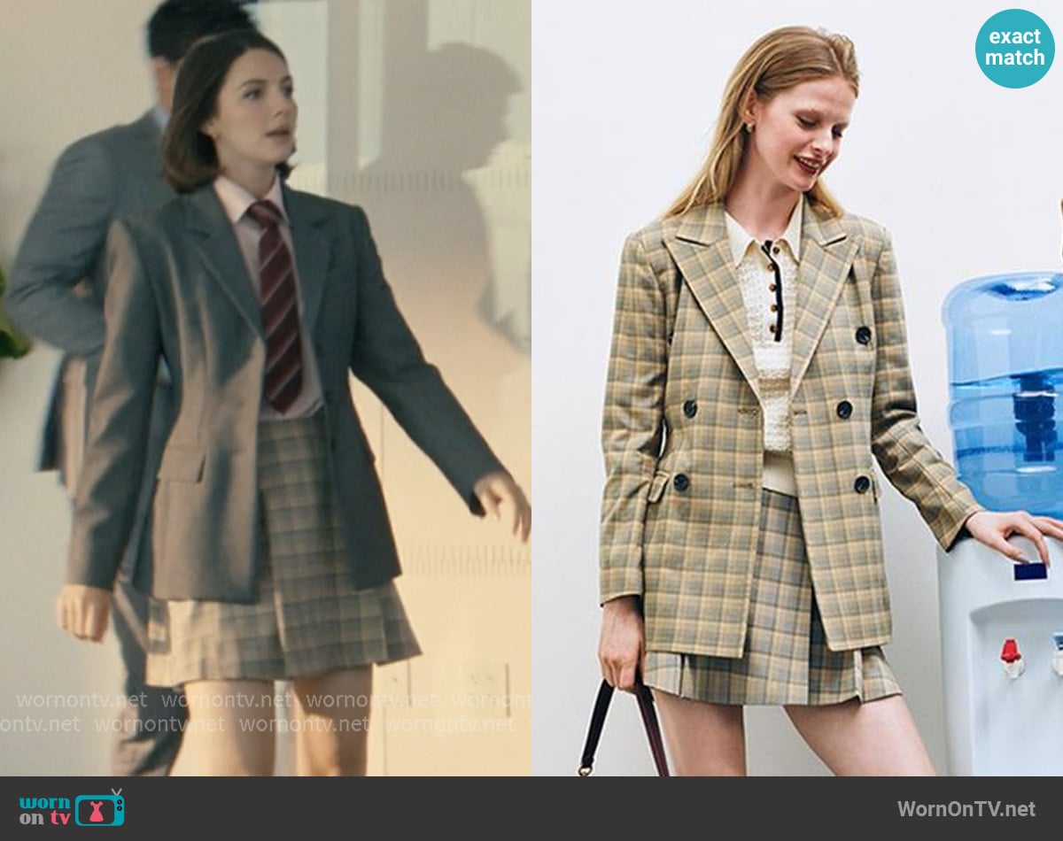 Avec Les Filles Plaid Pleat Skirt worn by AJ Pascarelli (Ella Hunt) on Not Suitable For Work