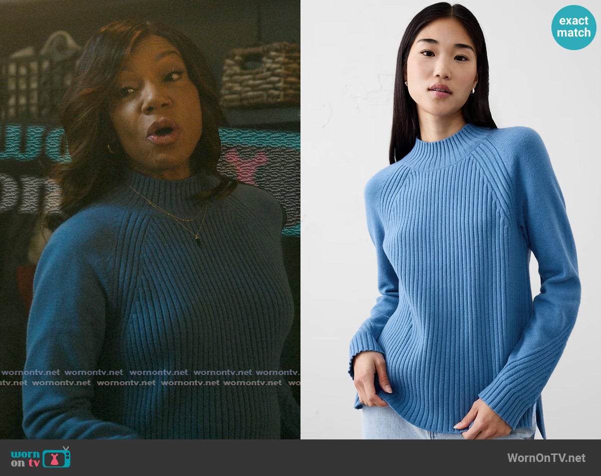 Banana Republic Ribbed Mock-Neck Sweater worn by Nina (Tyla Abercrumbie) on The Chi