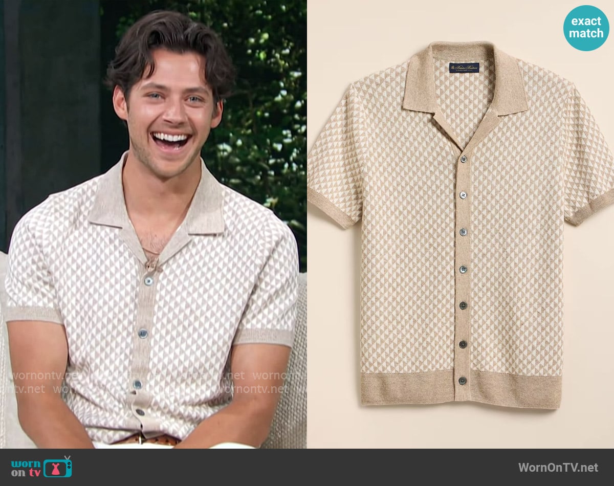 Matt’s geometric print shirt on Access Hollywood Matt’s geometric print shirt on Access Hollywood