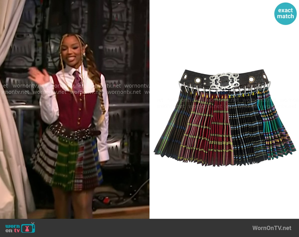 Chloe Bailey’s plaid pleated skirt on Today