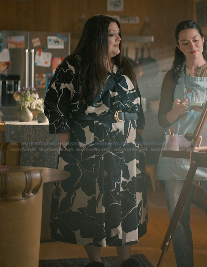 Dana’s floral print shirtdress on Sweet Magnolias